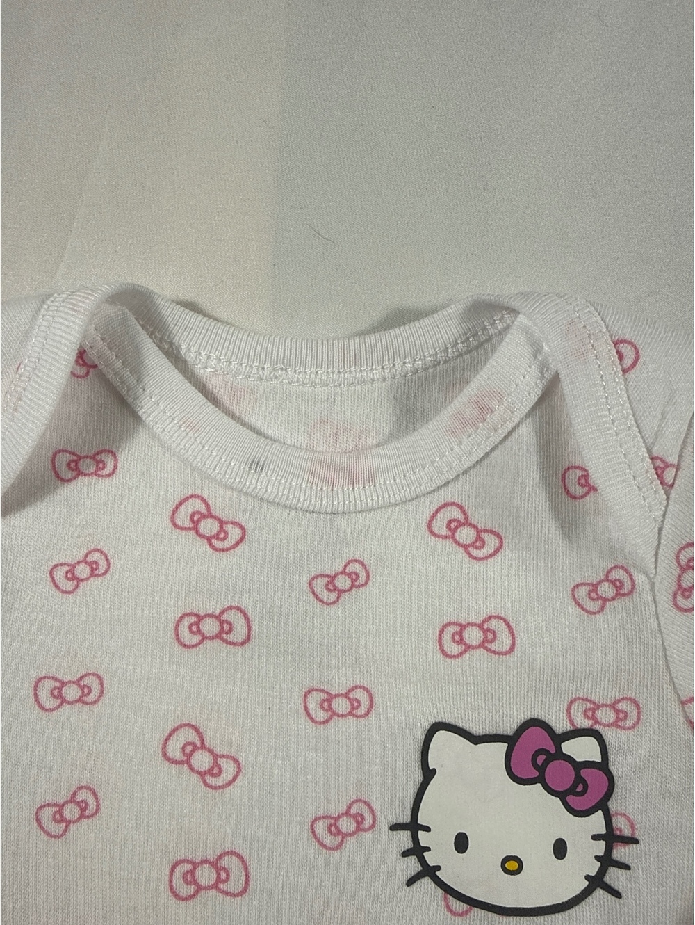 Infant 6 Month Old Hello Kitty Sanrio Long Sleeve Body Suit - Picture 2 of 5